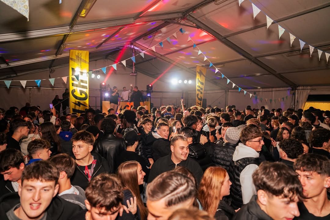 È stato incredibile!Grazie Montorso per questa serata fantastica💛Un ringraziamento speciale all (2)